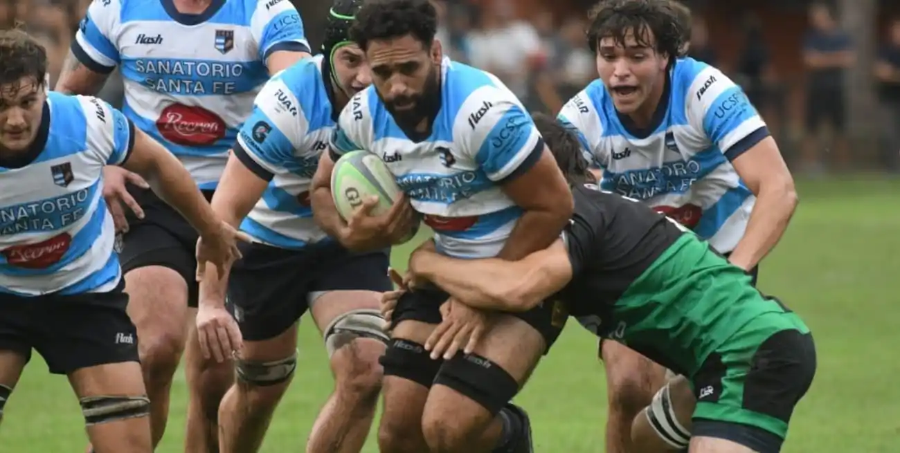 Pablo Ferreyra profundiza un ataque de CRAI. El local fue más que Duendes y se quedó con el duelo de la primera fecha. Crédito: Luis Cetraro.