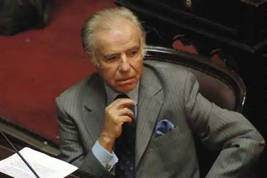 Menem fue internado con neumonía y dio negativo de coronavirus