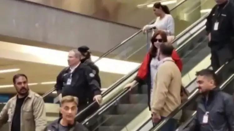 Cristina Kirchner llegó a Ezeiza desde Cuba