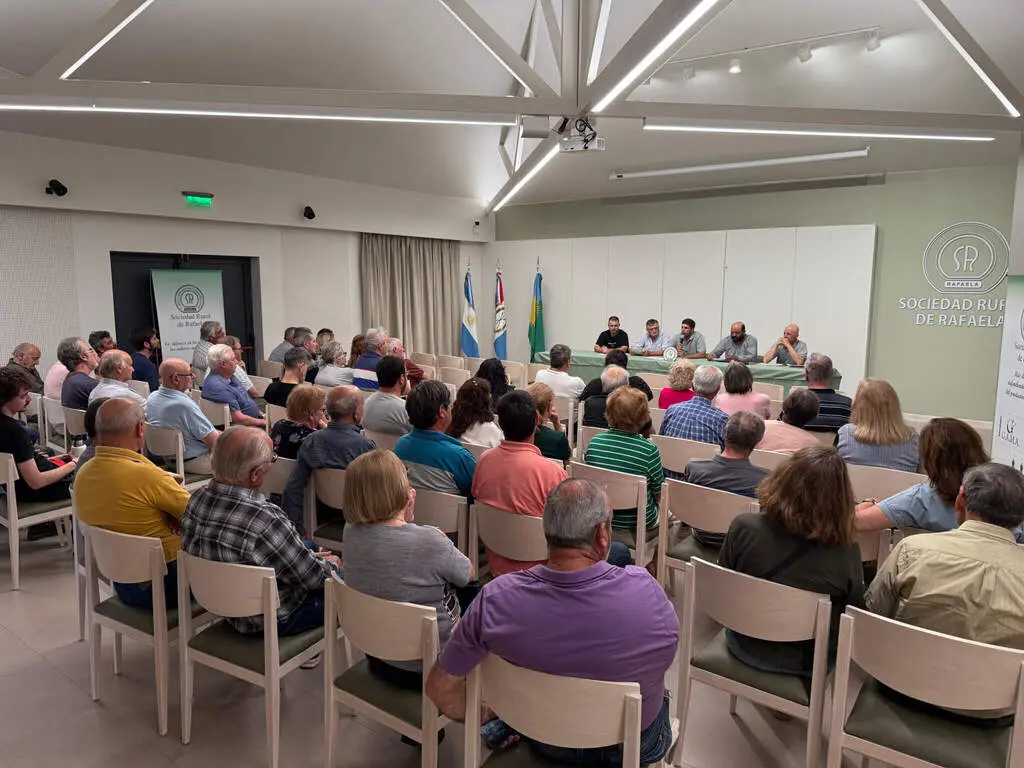 Reunión de productores en la Sociedad Rural de Rafaela