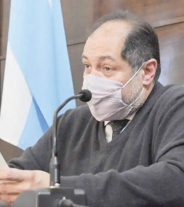 "Es función  del Concejo Deliberante  acompañar las  experiencias de  alfabetización y  educación de los jóvenes"