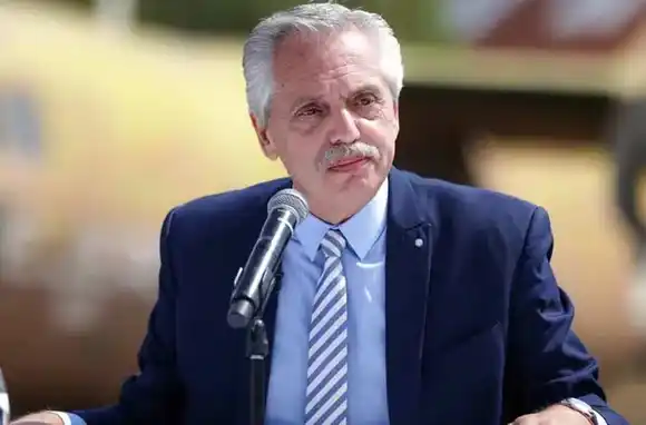 Alberto Fernández fue citado a declaración indagatoria por la causa de los seguros