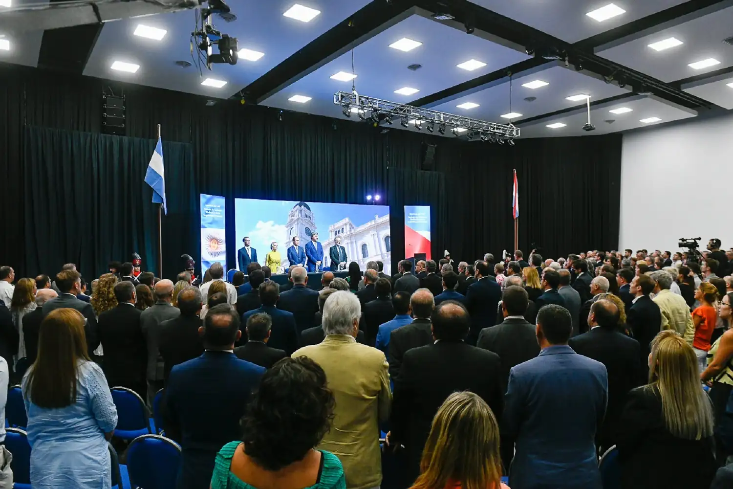 Destacan los anuncios de Bordet sobre exenciones impositivas a la tarifa eléctrica y a productores