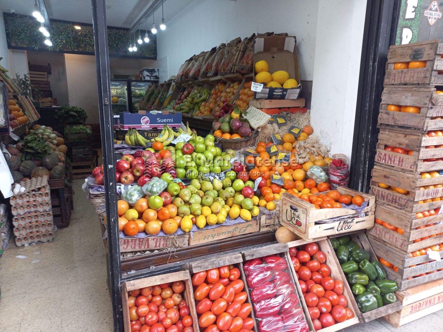 Según comerciantes del sector, los altos precios se deben a las bajas temperaturas de la zona.
