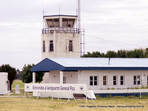 Gestionan vuelos de Macair Jet a General Pico
