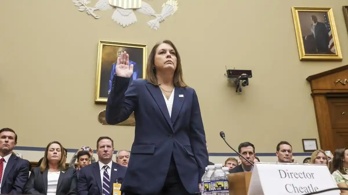 Kimberly Cheatle lo anunció mediante un un correo electrónico.