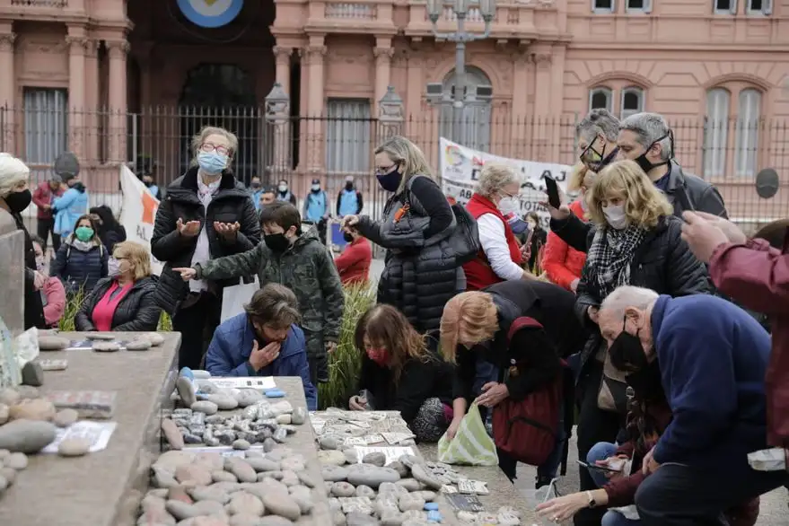 Nueva marcha de las piedras: "Si las sacan, volvemos con el triple"