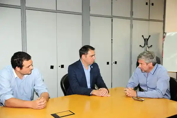 Davico firmó un convenio por 13 millones de pesos en obras de pavimento articulado