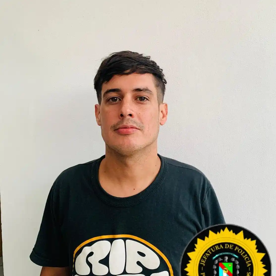 Solicitan colaboración para dar con el paradero de un joven en el departamento Uruguay