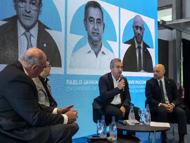 Javkin aseguró que "Argentina recauda en el interior", pero "gasta en otro lugar"