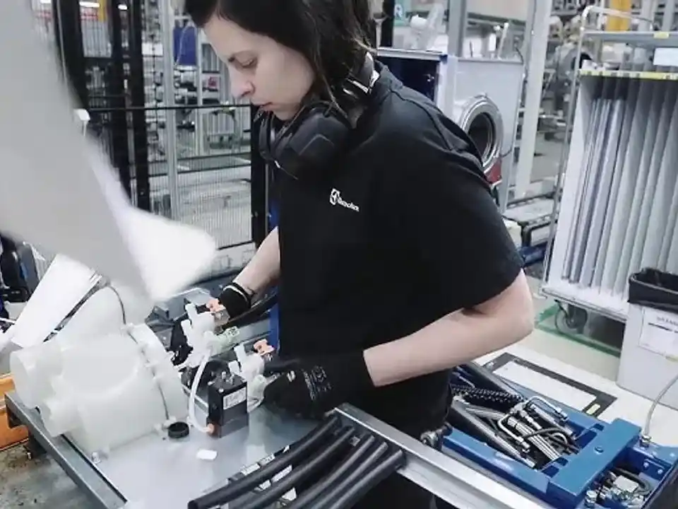 Una empresa cierra su producción de heladeras