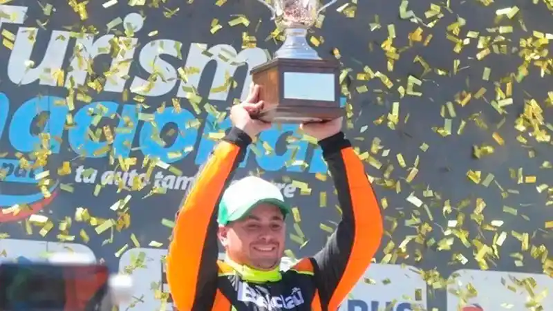 Un piloto del TN y otro hombre murieron en tremendo choque frontal en Ruta 205