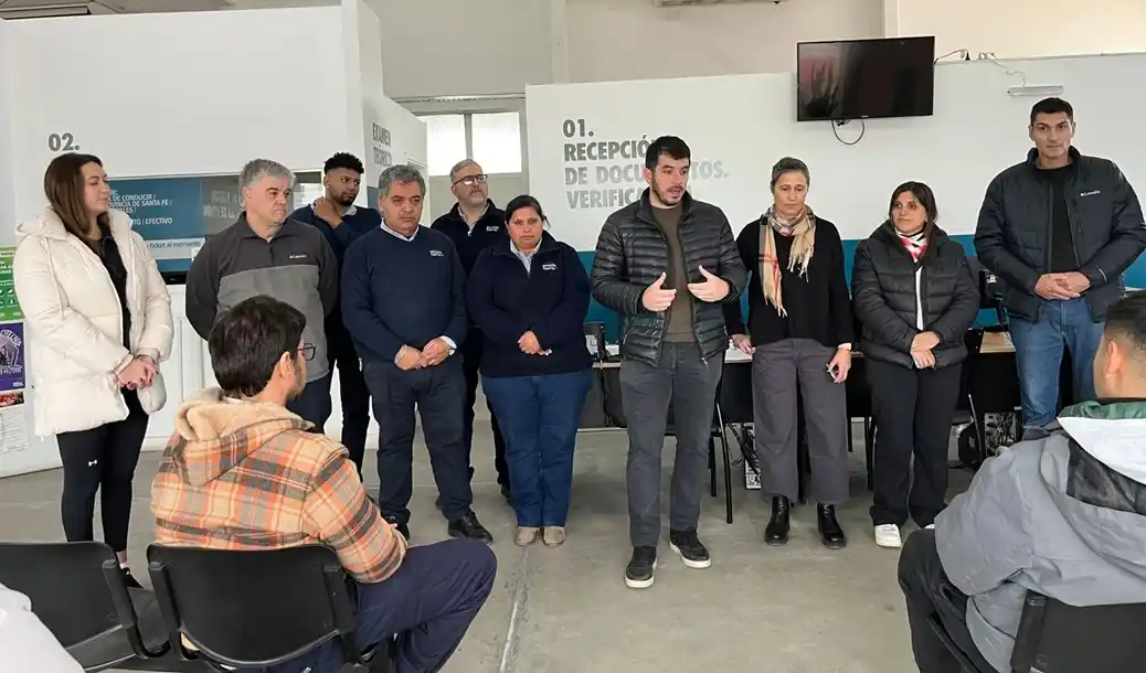 El intendente Chiarella encabezó la entrega de las licencias.