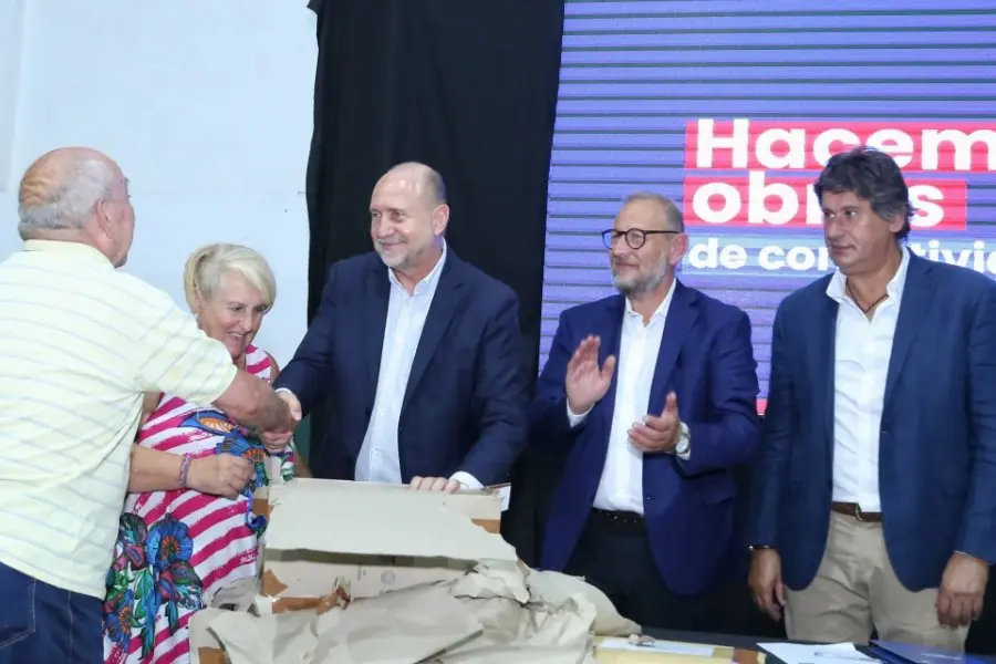 Perotti encabezó la licitación para la reconstrucción del acceso a Funes por Avenida Galindo