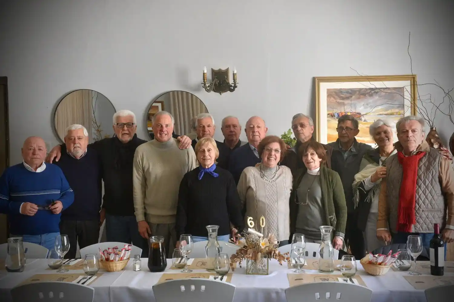 “Los amigos del secundario no se olvidan”. La Promoción 1965 del San Martín revivió recuerdos.