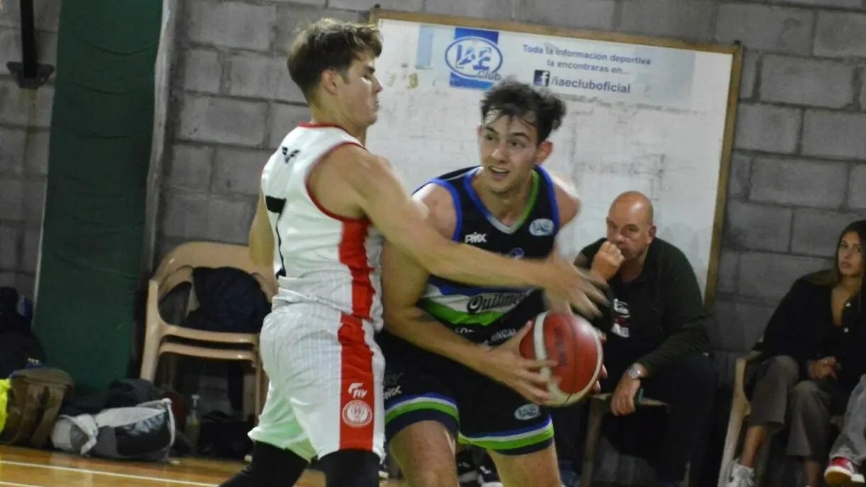 Huracán cayó con IAE en el primer duelo de semifinales de AMB