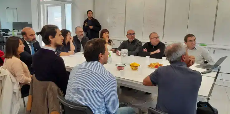 El vicedirector del Pladema, Mariano Risso, durante la visita de la ministra Vizzotti presentando la Historia de Salud Integrada.