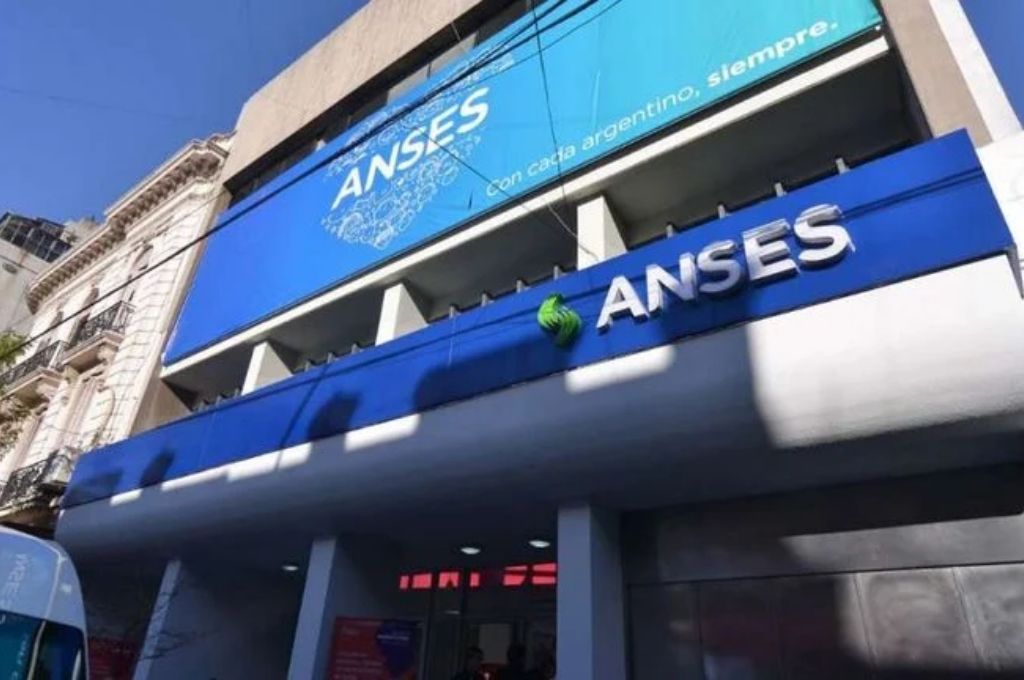 Imputan a 18 funcionarios salteños por cobrar el IFE