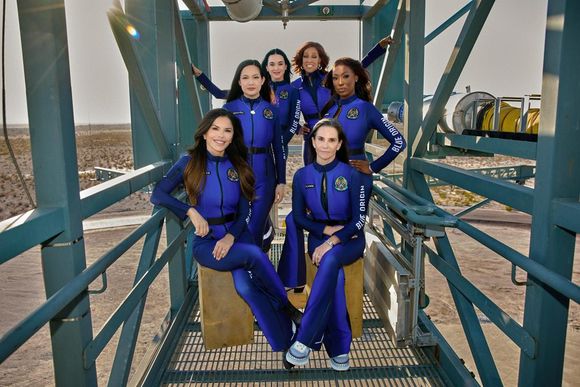 Blue Origin lleva a Katy Perry y cinco mujeres más al espacio en vuelo suborbital NS-31