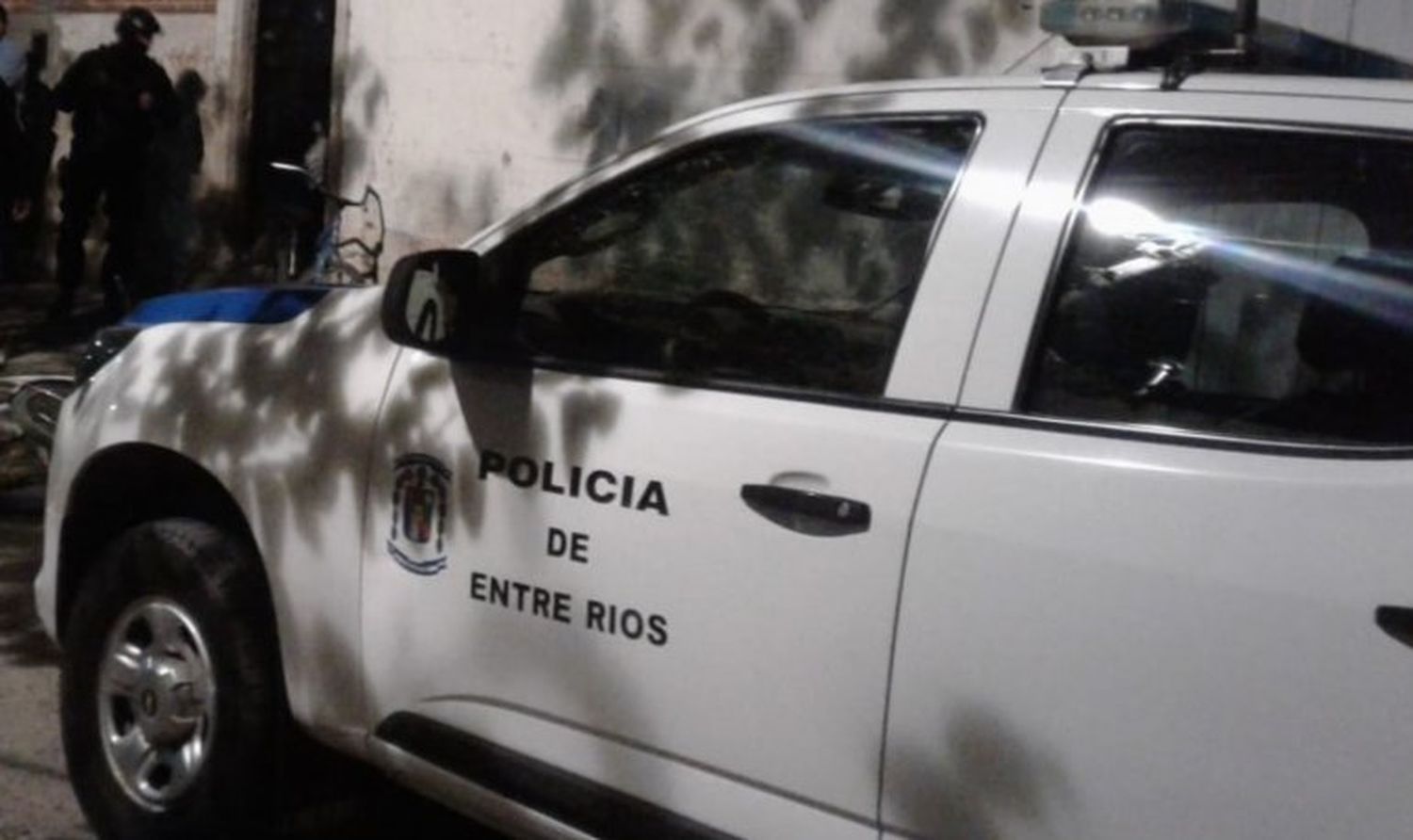 Prisión preventiva para tres policías acusados de golpear a una hombres