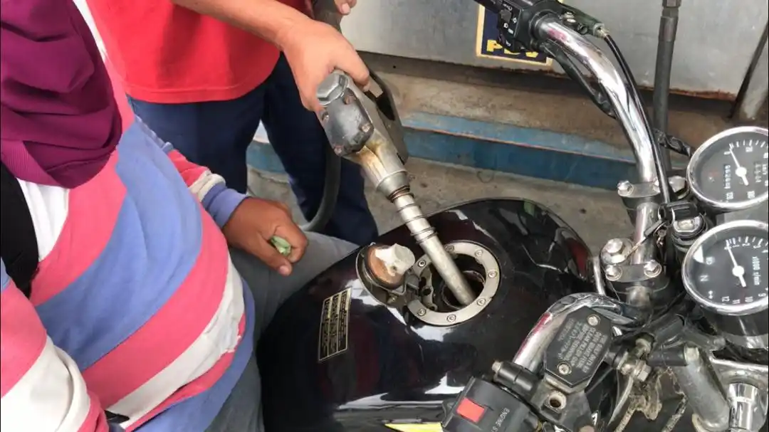Restringirán venta de gasolina a particulares en Lara
