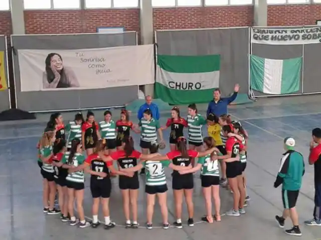 Los Churos se quedaron con el encuentro de handbol