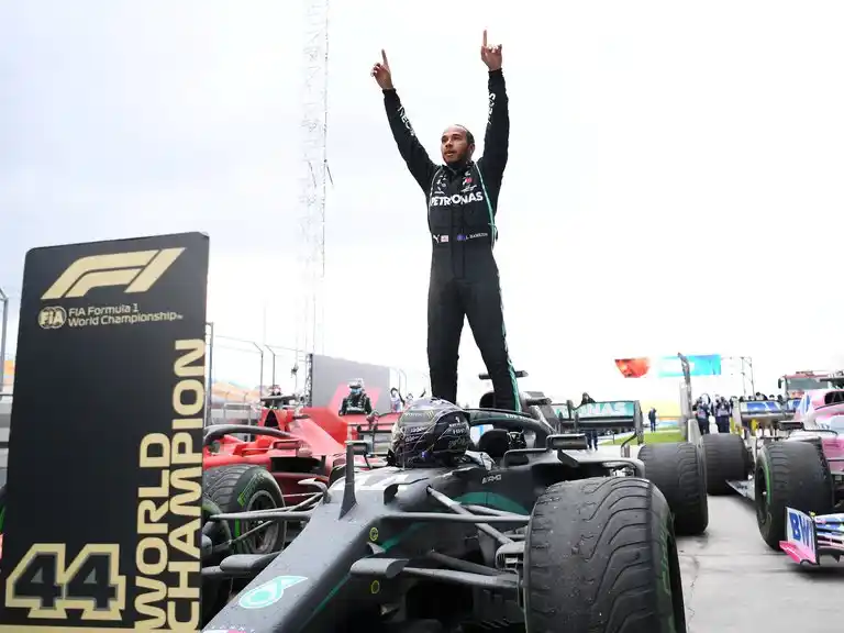 Hamilton renovaría por 40 millones de euros
