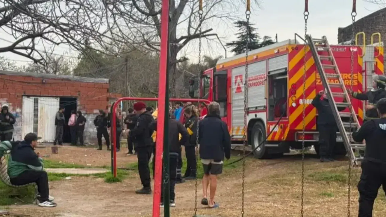 Murió un nene de 4 años en un incendio en Santa Fe y su hermano fue rescatado por vecinos