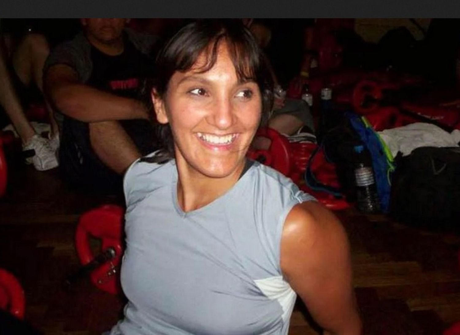 La madre de una instructora asesinada dijo que por años el imputado la golpeó