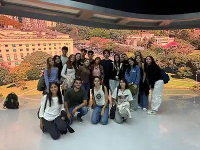 Cómo se forman los nuevos periodistas que ya no ven televisión