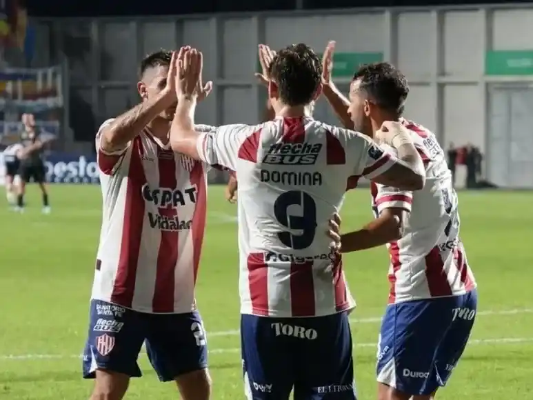 El festejo tras el gol de Dómina. Foto: Prensa Unión