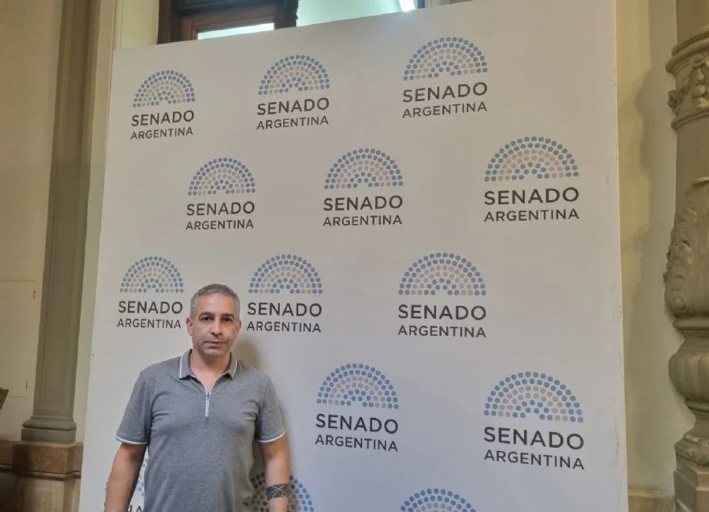 Néstor Adrián Santiago