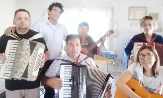 Nuevo grupo musical Dimottero, en Concordia