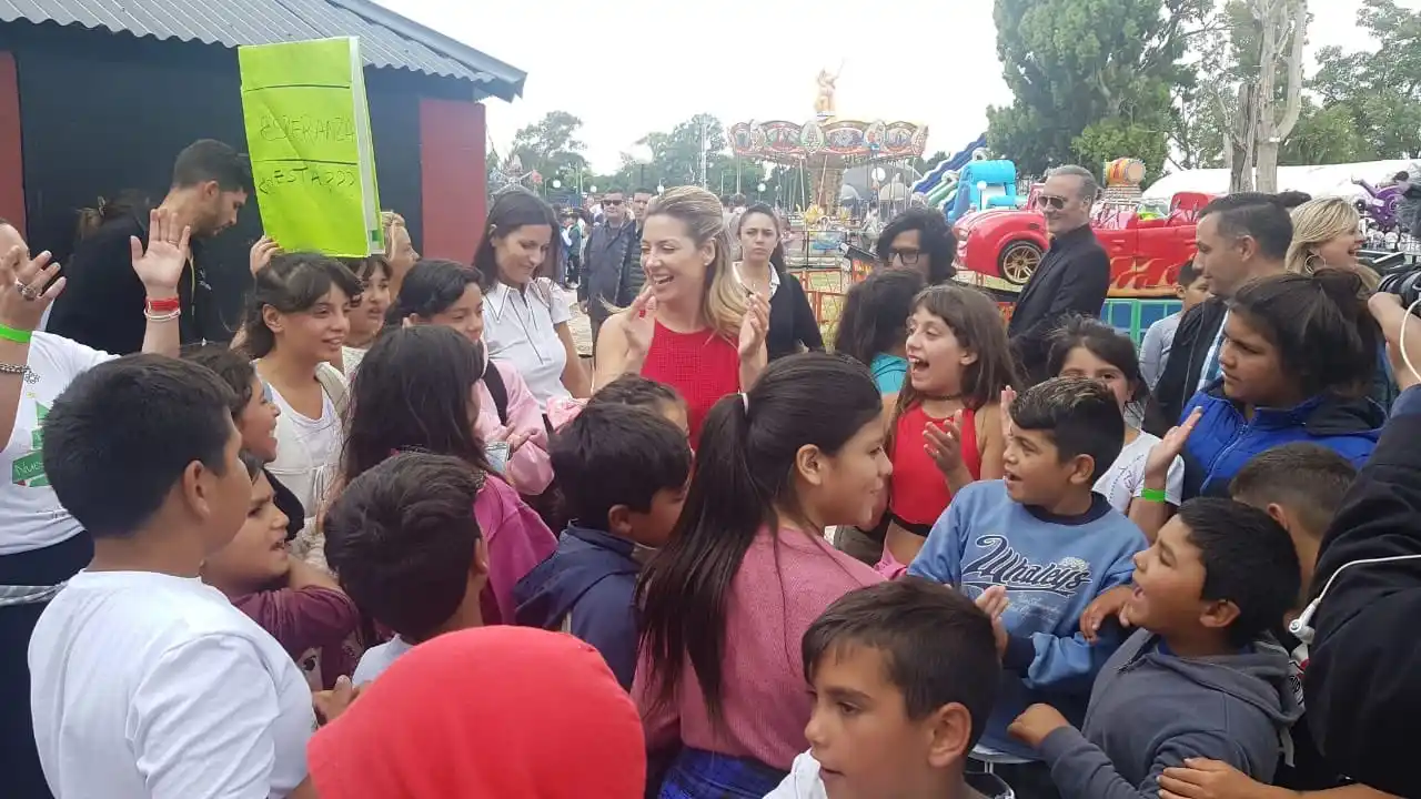 La Plata: la primera dama compartió un "almuerzo de Navidad" en la República de los Niños junto a Garro