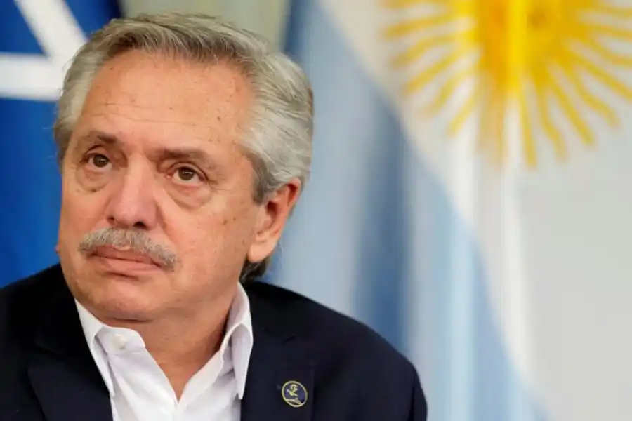 Alberto Fernández postergó su visita al Papa y se confirmó que se mudará a España