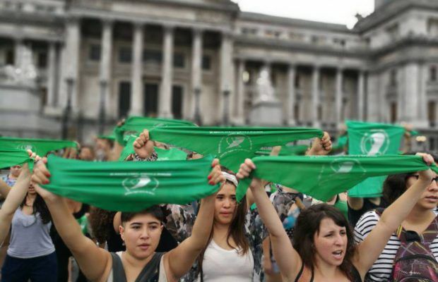 Debate sobre la despenalización del aborto: Tercera jornada de audiencia en el Congreso