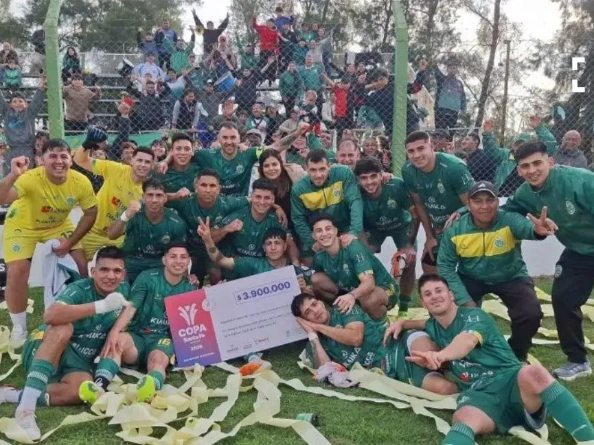 Atlético Tostado venció  a Unión de Santa Fe y enfrentará al León en semifinales de la Copa provincial. Foto:Club Atl. Tostado,