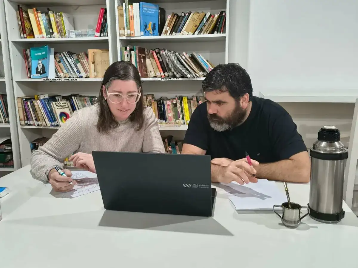 Araceli Ruleri y Braian Urban durante la actividad.