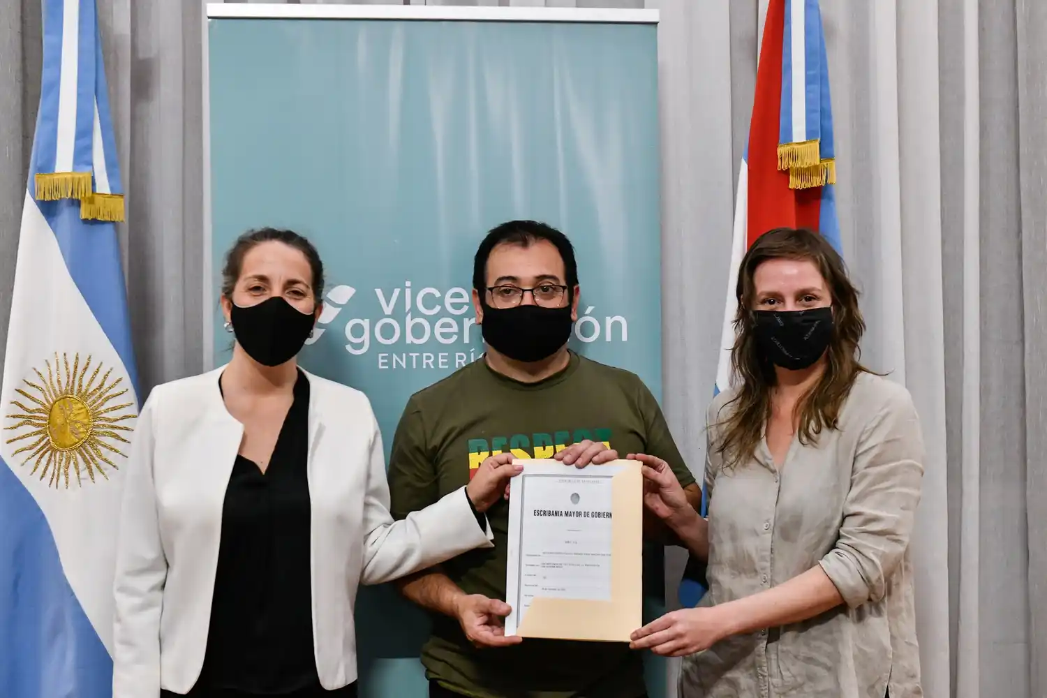 Entregaron el Premio Literario Fray Mocho 2020 Ensayo al victoriense Ramiro Salinas