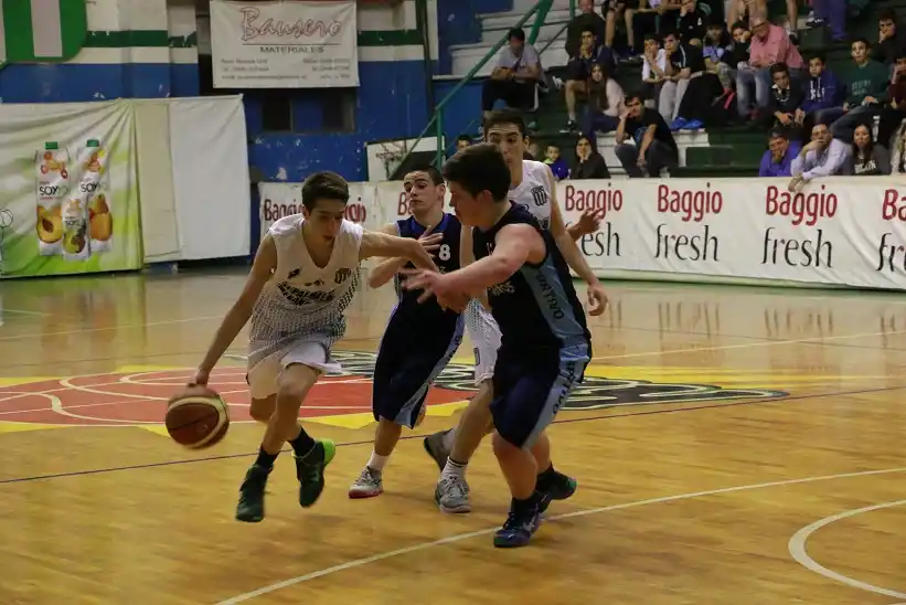 Racing perdió un partido increíble ante Sportivo San Salvador
