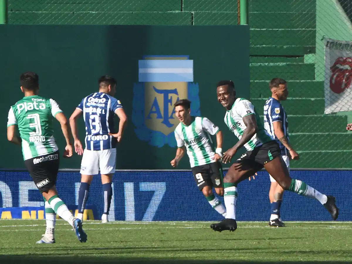 Acción por la Copa de la Liga Profesional