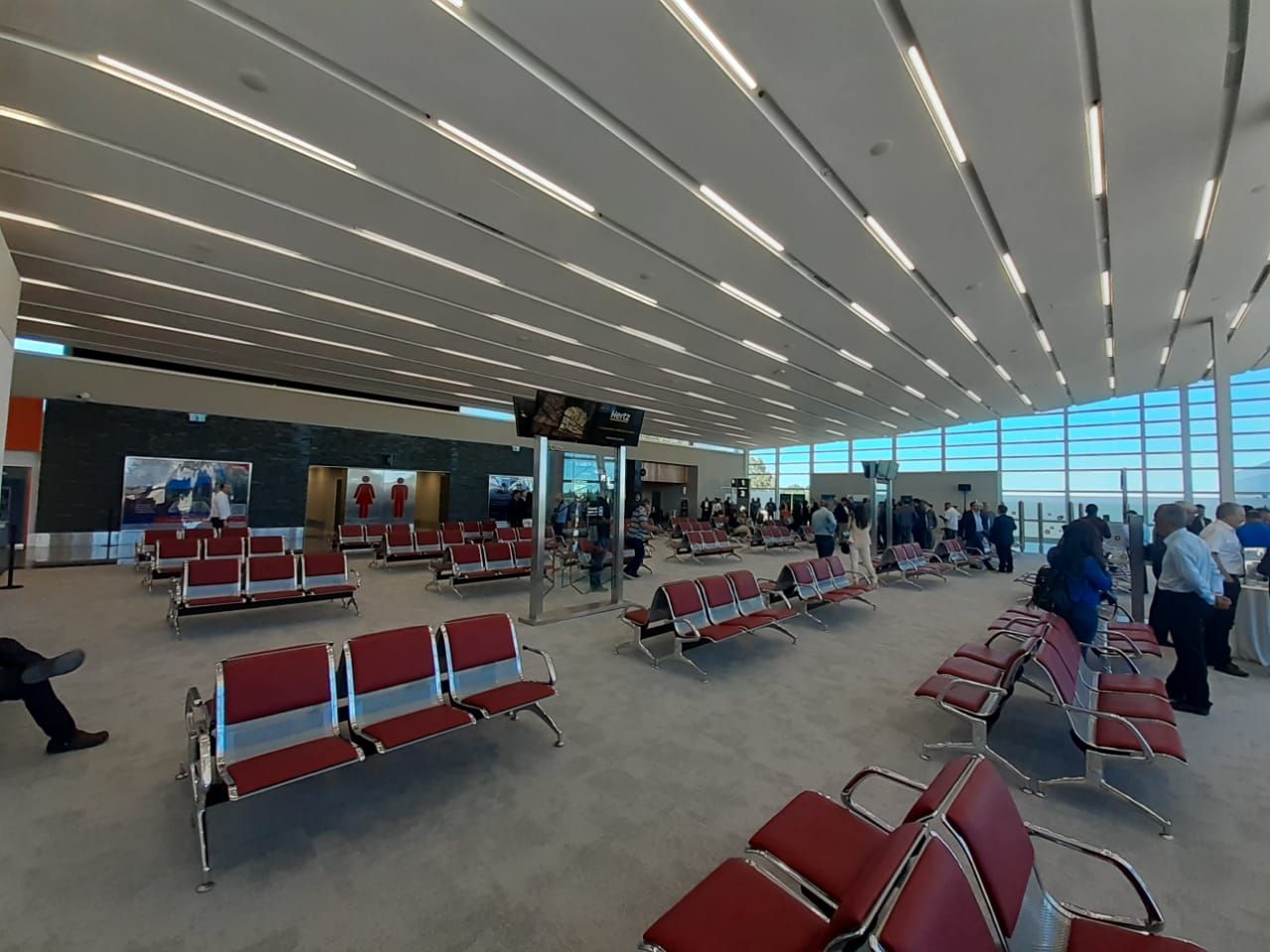 Inauguraron obras de ampliación de la terminal del aeropuerto de Neuquén