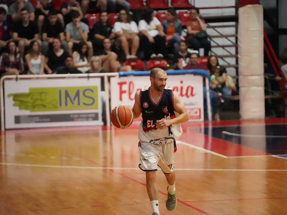 El Ceibo perdió y estiró la serie
