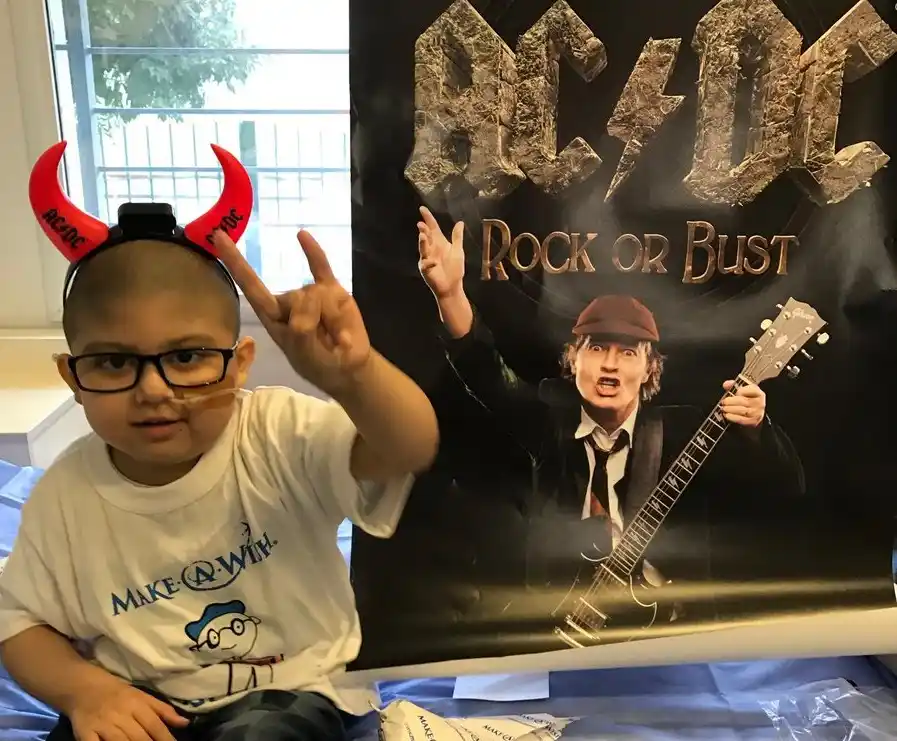 El gran gesto del líder de AC/DC hacia un nene de Derqui