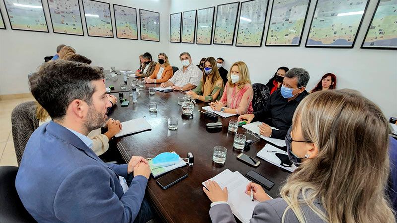Docentes: el CGE recibió la propuesta y pasó a cuarto intermedio