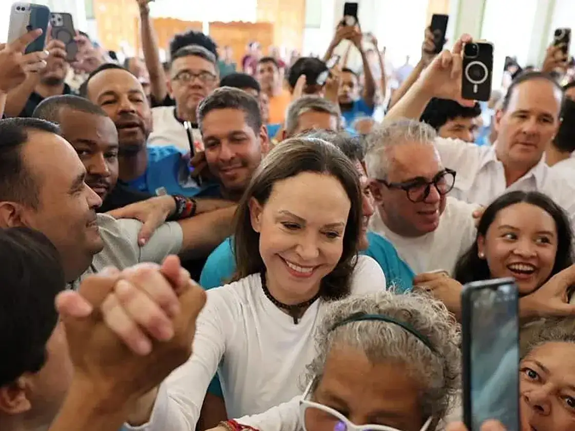 María Corina Machado regresó a Venezuela tras gestiones diplomáticas y fue recibida en Barquisimeto