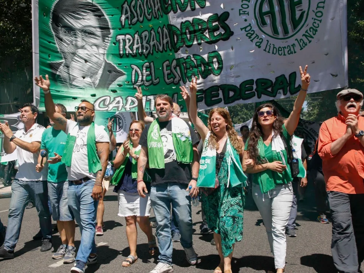 Cuestionan la legalidad de la Ley Bases y un juez ordenó investigar su votación