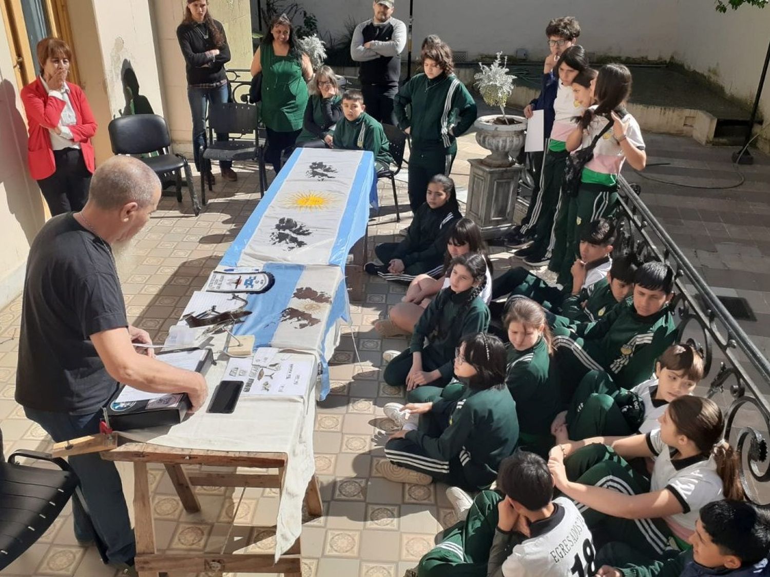 Autoridades educativas buscan reforzar la capacitación docente sobre Malvinas