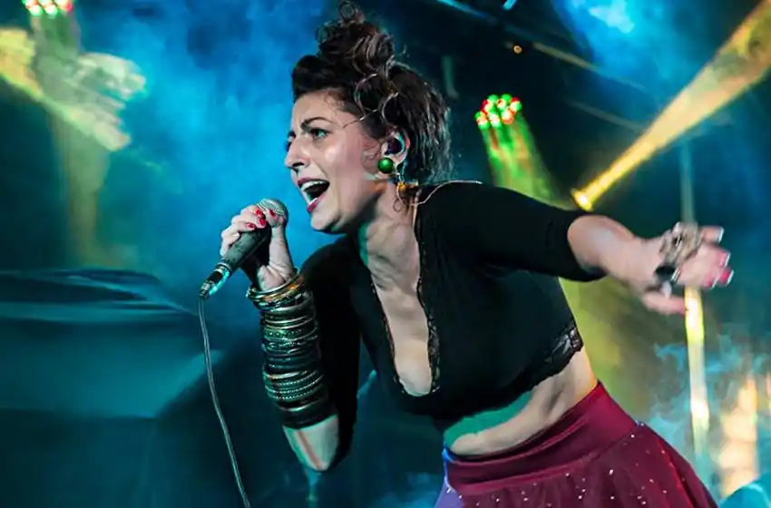 La conmoción de la cantante de Mamita Peyote tras el robo de sus instrumentos