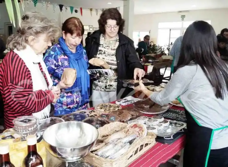 Encuentro comunitario en el mercado natural y Ecoferia